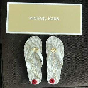 BRAND NEW NWT white Michael Kors flip flops